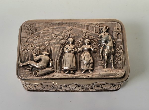 Lot 1009 - SILVER RING BOX