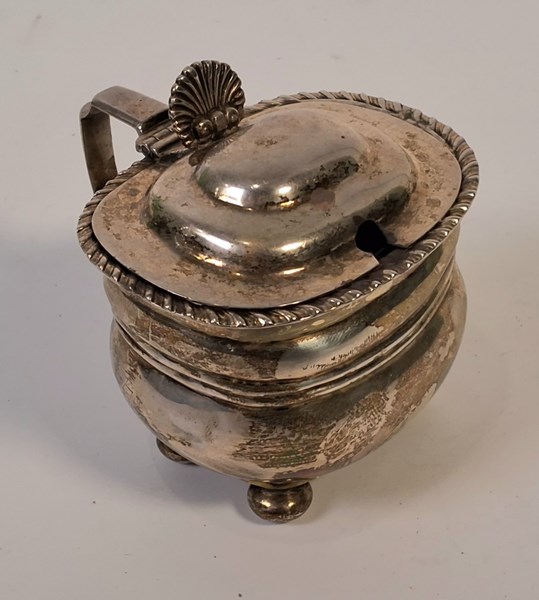 Lot 1034 - SILVER CONDIMENT