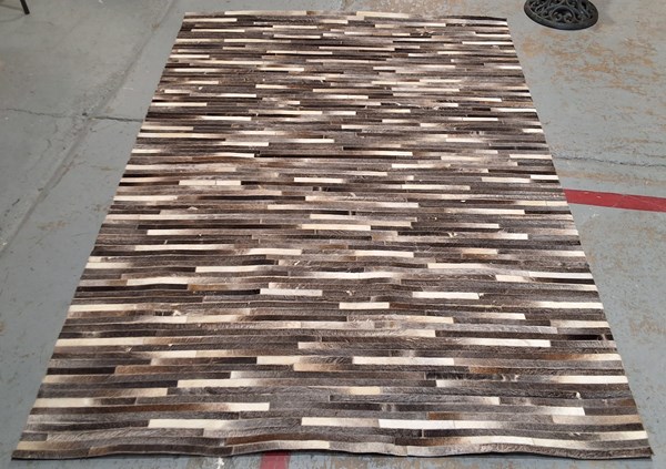 Lot 128 - DESIGNER FLOOR RUG