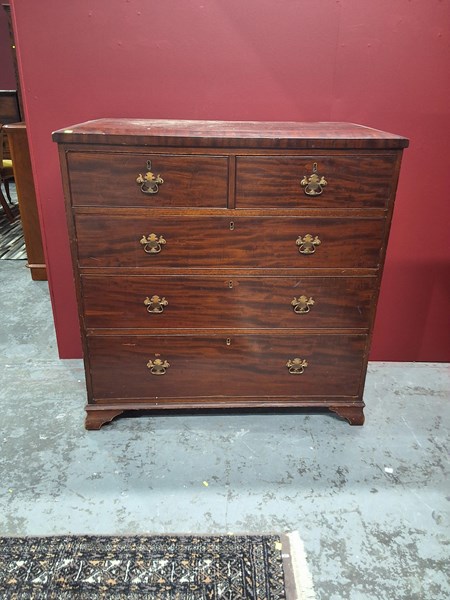 Lot 99 - CHEST OF DRAWERS