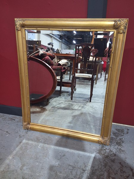 Lot 104 - WALL MIRROR
