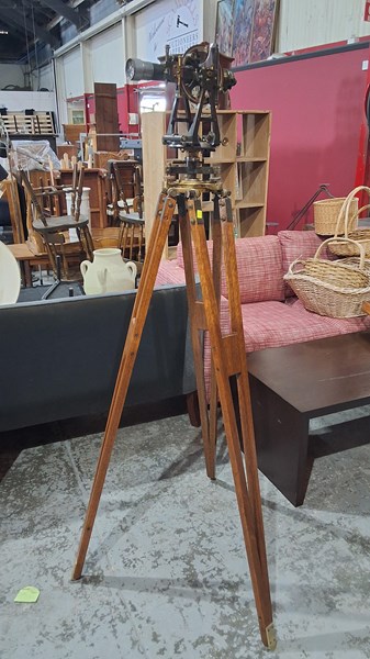 Lot 1208 - THEODOLITE