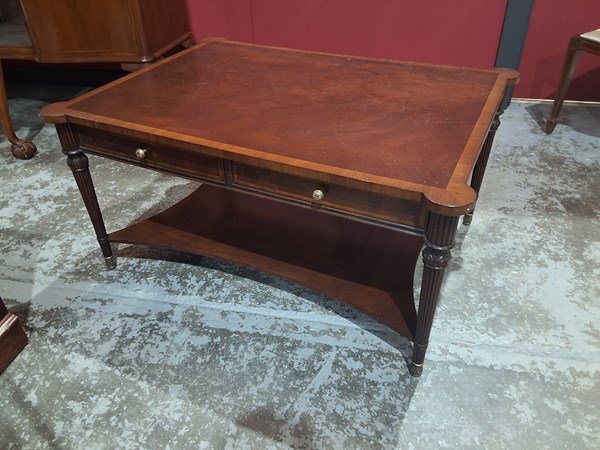 Lot 93 - TABLE