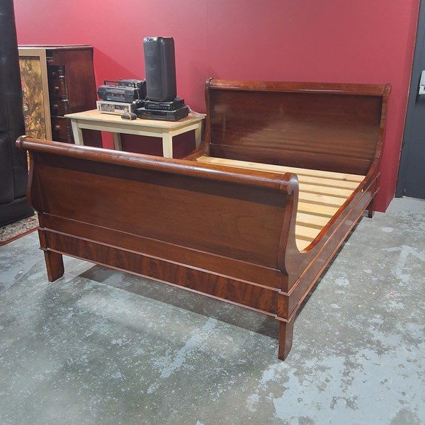 Lot 69 - SLEIGH BED