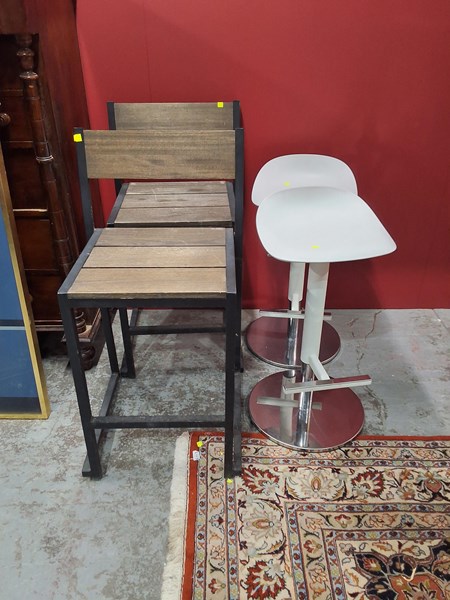 Lot 398 - STOOLS