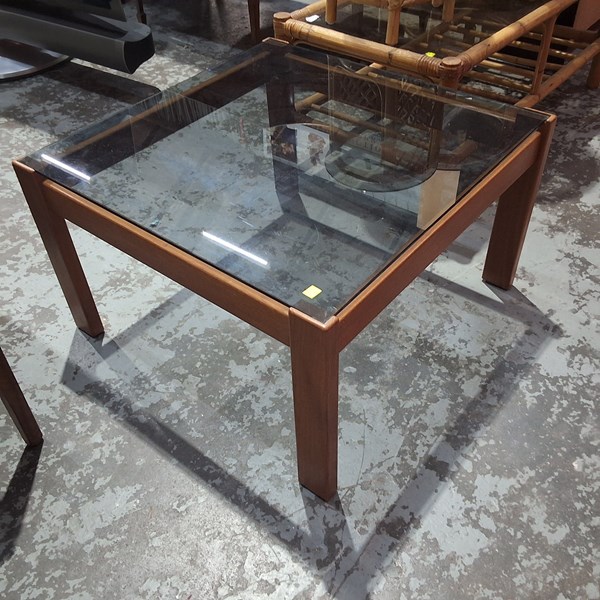 Lot 35 - COFFEE TABLE