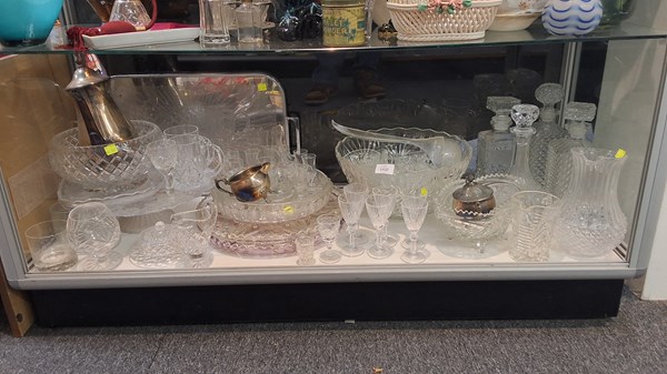 Lot 1432 - TABLEWARE