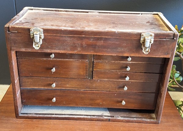 Lot 322 - ENGINEERS CABINET