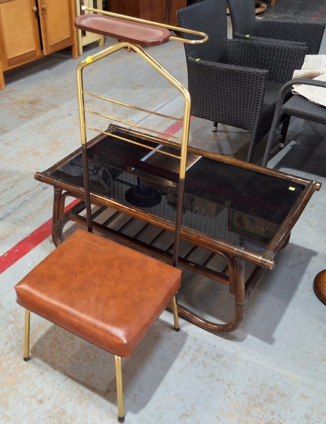 Lot 303 - RETRO DECOR LOT