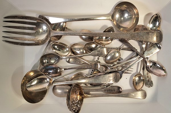 Lot 1106 - SILVER FLATWARE