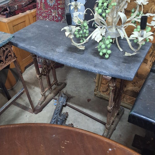Lot 425 - GARDEN TABLE