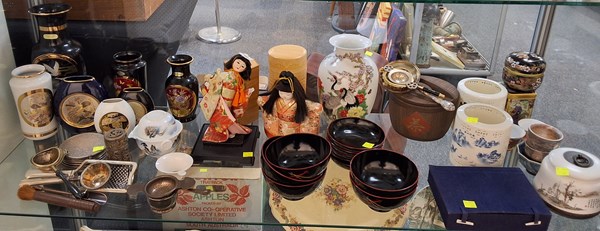 Lot 1180 - ASIAN DECOR