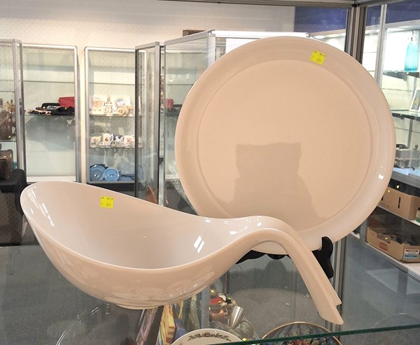 Lot 1176 - VILLEROY & BOCH SERVINGWARE