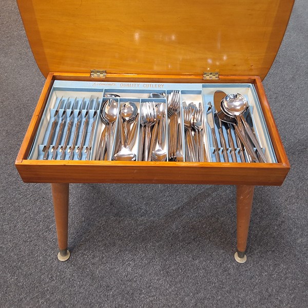 Lot 1258 - CUTLERY CANTEEN