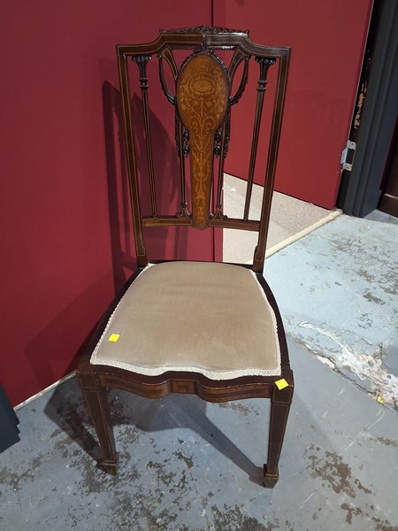 Lot 207 - DINING CHAIR