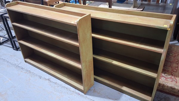 Lot 463 - BOOKSHELFS