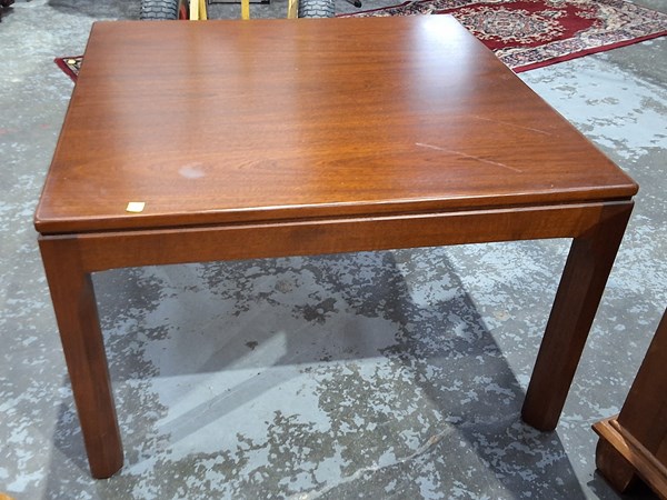 Lot 151 - COFFEE TABLE