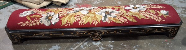 Lot 72 - PRAYER STOOL