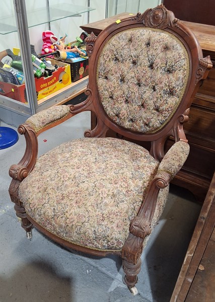 Lot 453 - PARLOUR CHAIR
