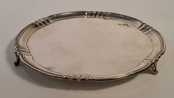 Lot 1080 - SILVER SALVER