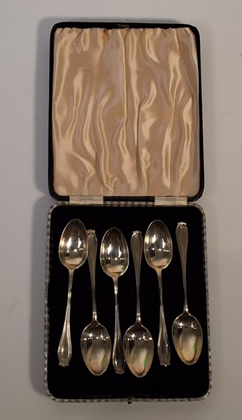 Lot 1088 - SILVER SPOONS
