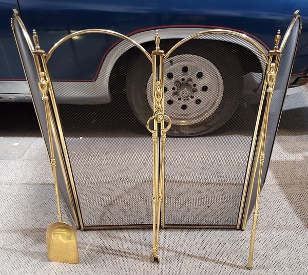 Lot 227 - FIRE SCREEN AND TOOLS