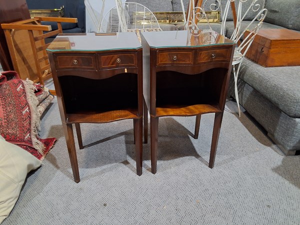 Lot 423 - BEDSIDES