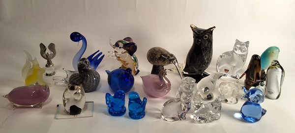 Lot 1185 - GLASS ANIMALS