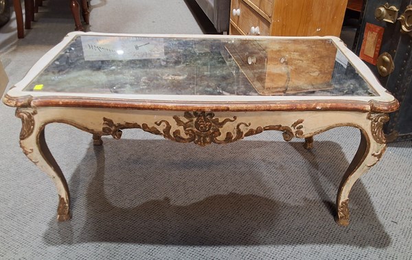 Lot 349 - COFFEE TABLE