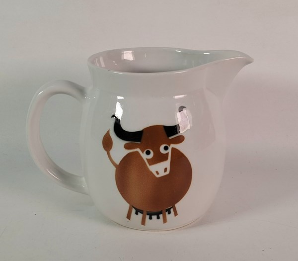 Lot 1239 - ARABIA JUG