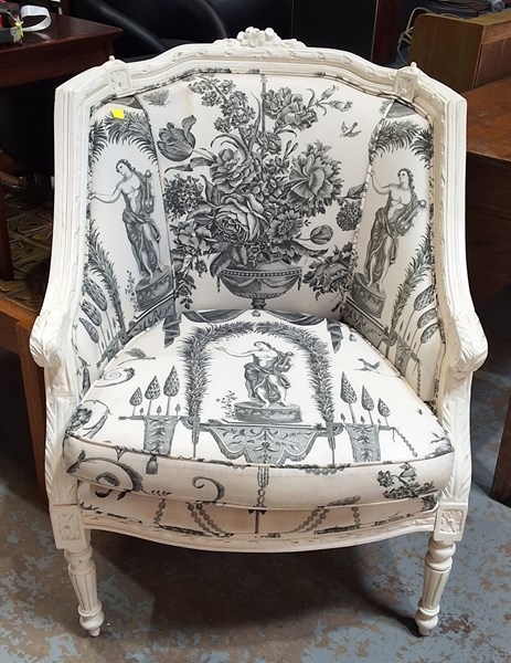 Lot 172 - ARMCHAIR