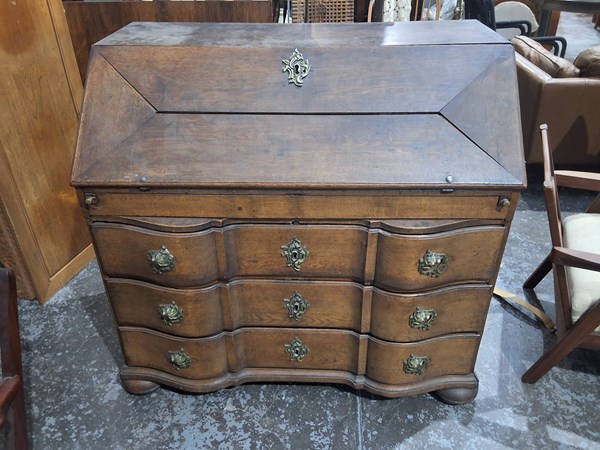 Lot 49 - SECRETAIRE