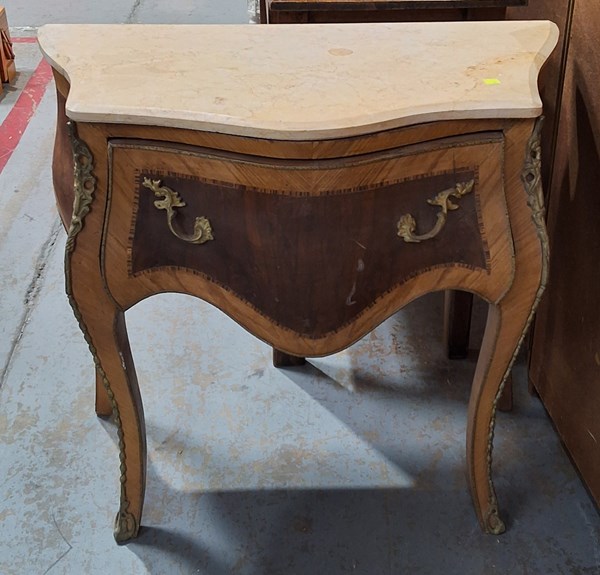 Lot 295 - BOMBE SIDE TABLE