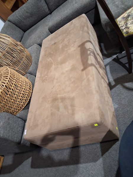 Lot 407 - OTTOMAN