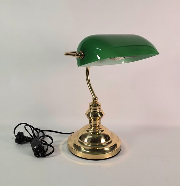 Lot 50 - BANKERS LAMP