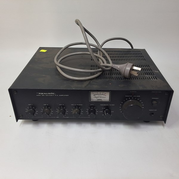 Lot 1384 - REALISTIC AMPLIFIER