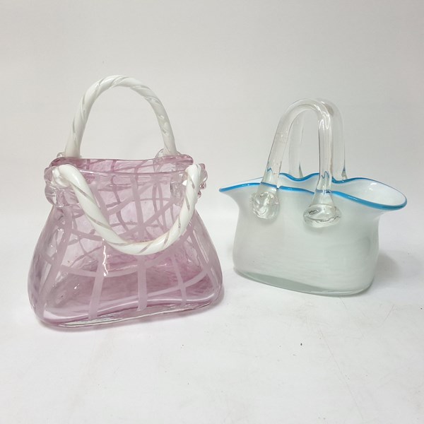 Lot 1424 - ART GLASS