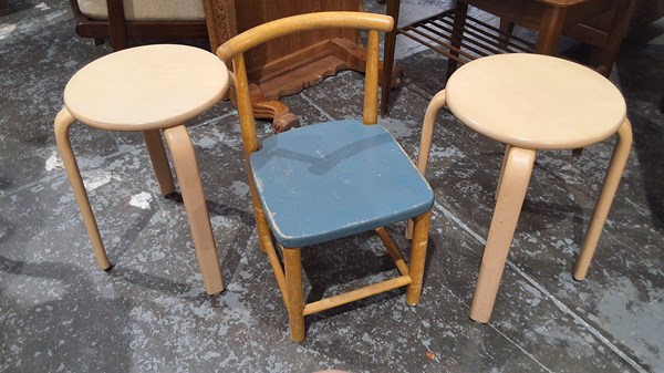 Lot 313 - STOOLS
