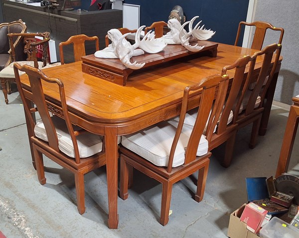 Lot 253 - DINING SUITE