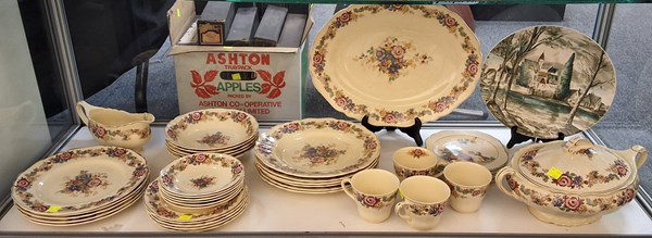 Lot 1205 - MIXED CHINA
