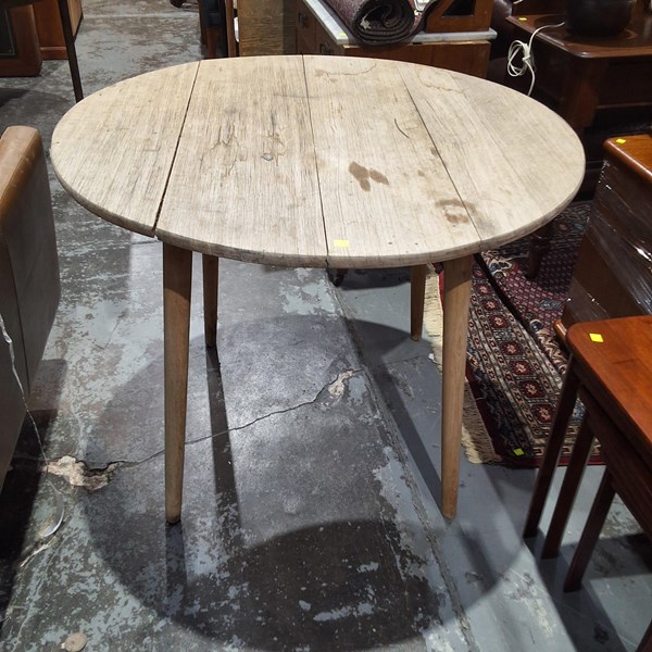 Lot 145 - KITCHEN TABLE