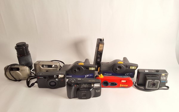 Lot 1516 - VINTAGE CAMERAS