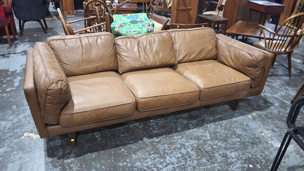 Lot 282 - SOFA