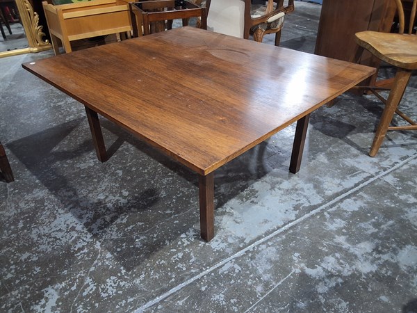 Lot 274 - COFFEE TABLE