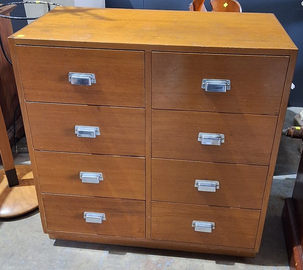 Lot 234 - CHEST OF DRAWERS