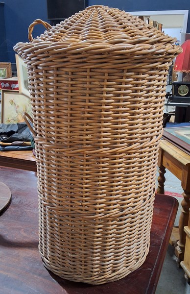 Lot 255 - LAUNDRY BASKET