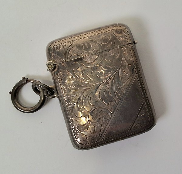 Lot 1042 - SILVER VESTA CASE