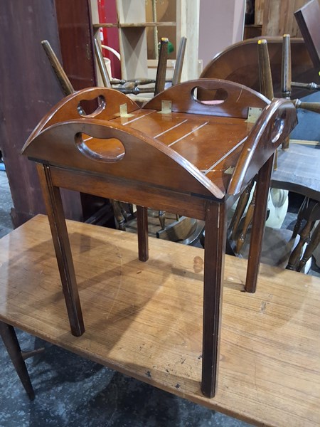 Lot 222 - TRAY TABLE