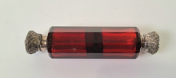 Lot 1008 - SCENT BOTTLE