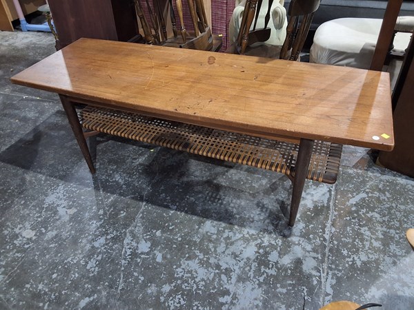 Lot 258 - COFFEE TABLE